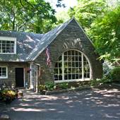 139 W Carpenter Lane
