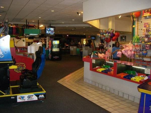 Chuck E. Cheese
