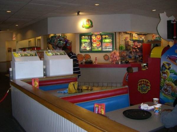 Chuck E. Cheese