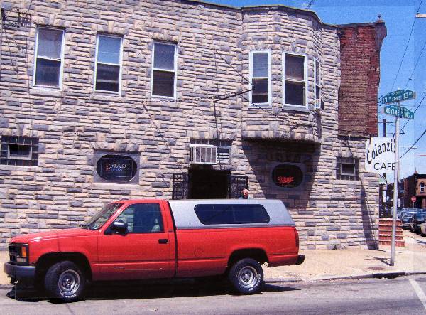 Max's Pub - Colanzi's Cafe