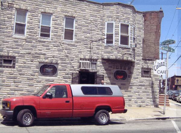Max's Pub - Colanzi's Cafe