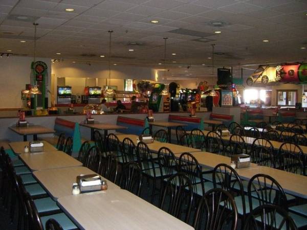 Chuck E. Cheese