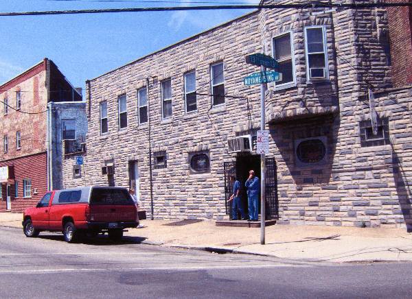 Max's Pub - Colanzi's Cafe