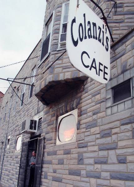 Max's Pub - Colanzi's Cafe